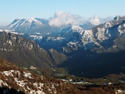 39 vista verso la Val Taleggio e fino all'Alben...